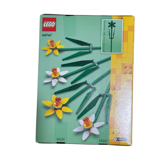 New LEGO Daffodils Building Set - Picture 2 of 2